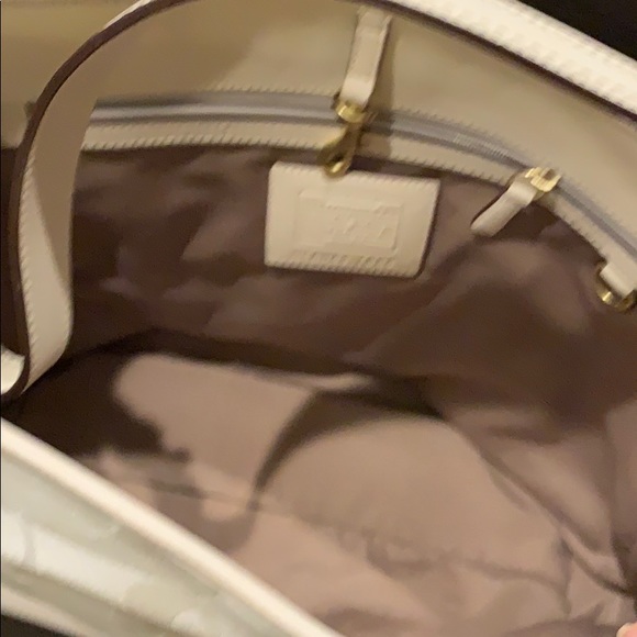 💯 Authentic Coach Handbag - Picture 5 of 9